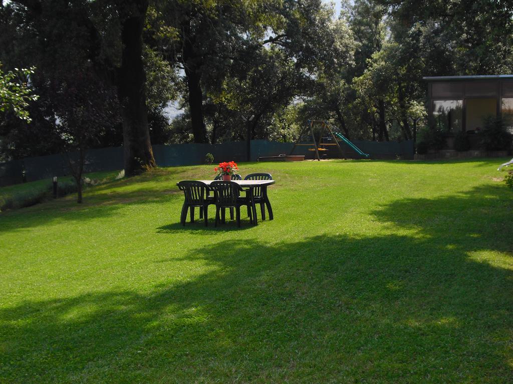 Allotjaments Mas Rafalot Bas Bagian luar foto